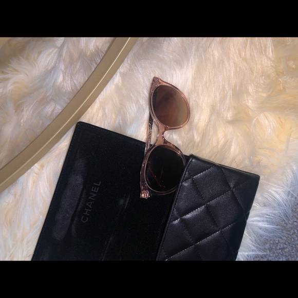 Worn once AUTHENTIC channel frames - Picture 2 of 6